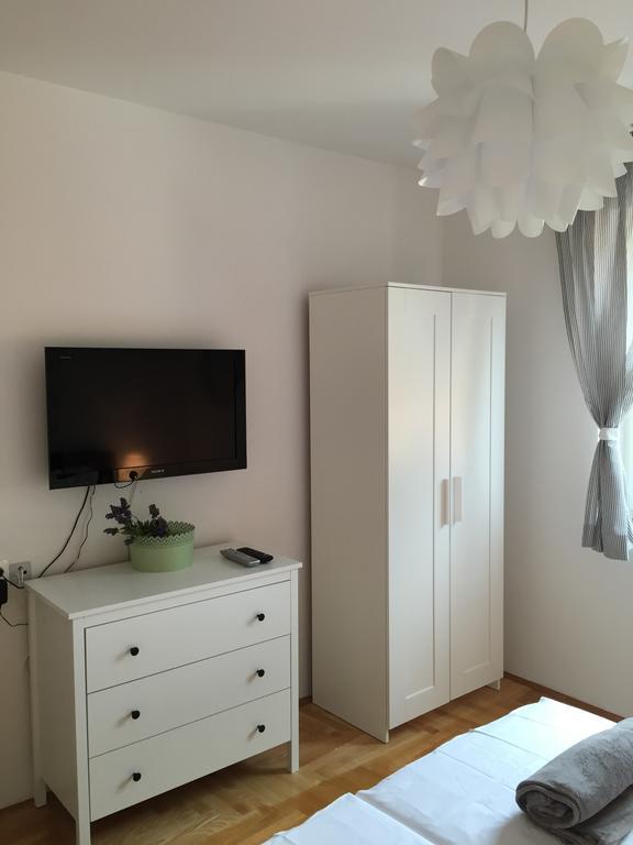 Apartments Papalinna By Moro Malinska Oda fotoğraf