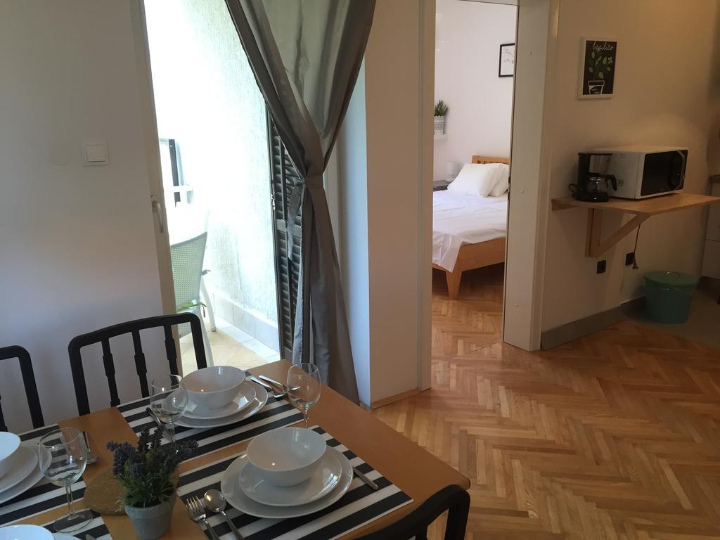 Apartments Papalinna By Moro Malinska Oda fotoğraf